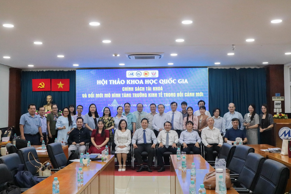 Tổng kết hoạt động năm 2025 khoa Quản trị kinh doanh